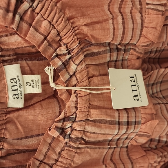 Brand new blouse - Picture 2 of 3